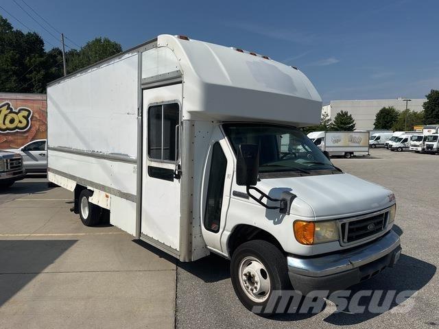 Ford E-350 Busy / Vany