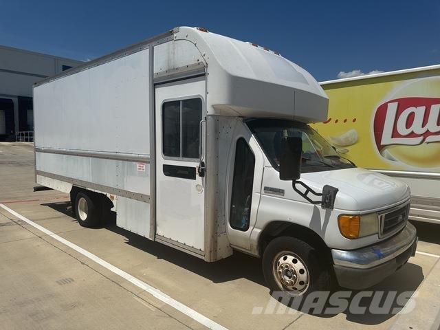 Ford E-350 Samochody dostawcze ze skrzynią zamkniętą