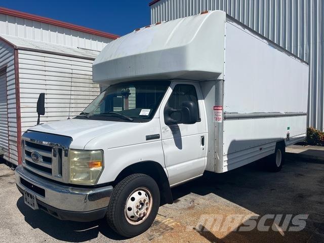 Ford E-350 Samochody dostawcze ze skrzynią zamkniętą