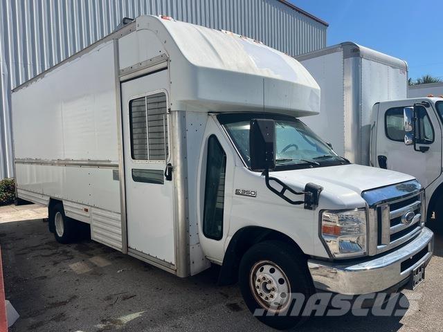 Ford E-350 Samochody dostawcze ze skrzynią zamkniętą