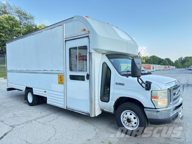 Ford E-350 Samochody ciężarowe ze skrzynią zamkniętą