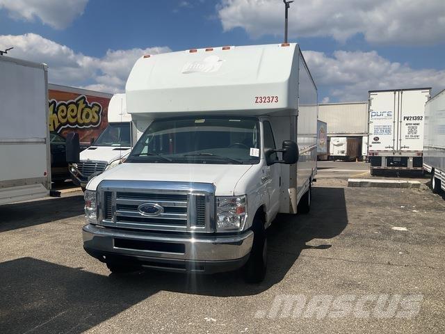 Ford E-350 Busy / Vany