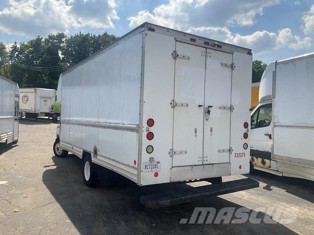 Ford E-350 Busy / Vany