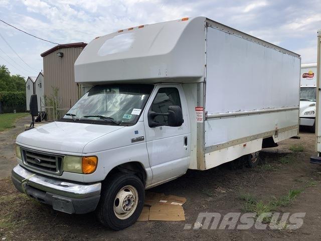Ford E-350 Samochody dostawcze ze skrzynią zamkniętą