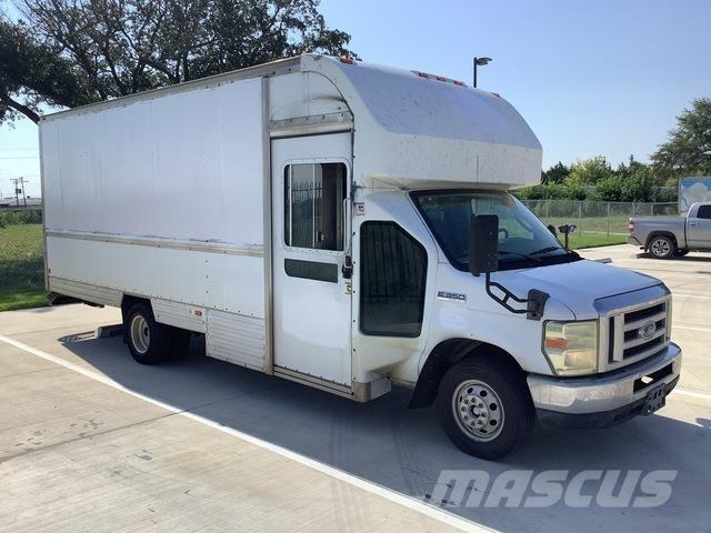 Ford E-350 Busy / Vany