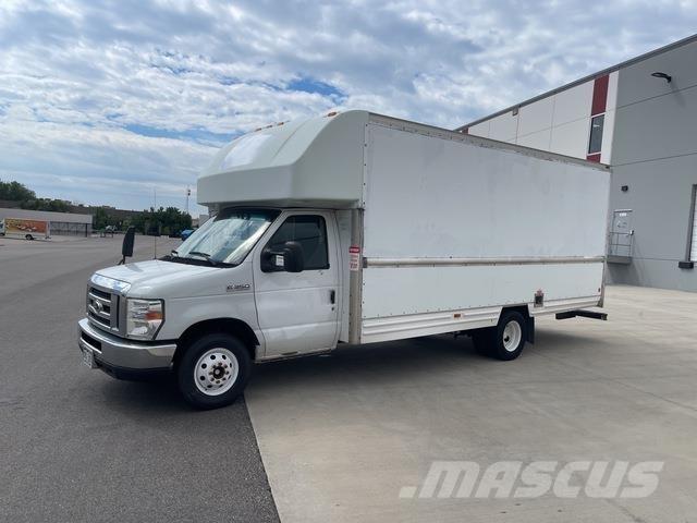 Ford E-350 Samochody ciężarowe ze skrzynią zamkniętą