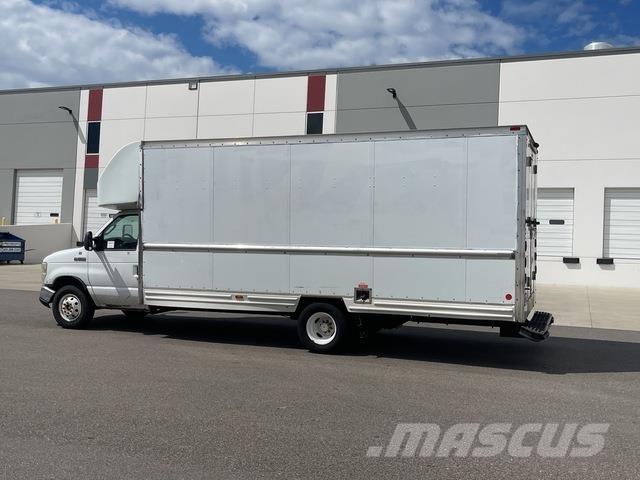 Ford E-350 Samochody ciężarowe ze skrzynią zamkniętą