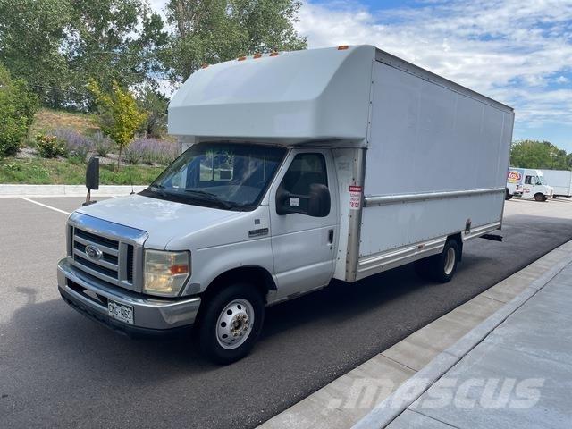 Ford E-350 Samochody ciężarowe ze skrzynią zamkniętą
