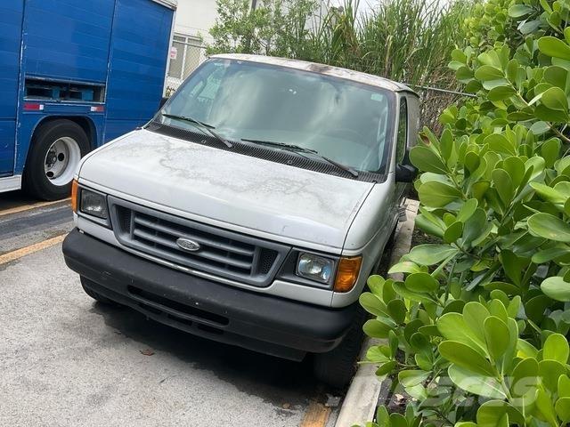 Ford E-350 Busy / Vany