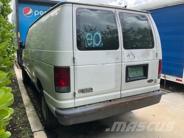 Ford E-350 Busy / Vany