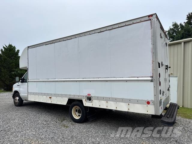 Ford E-350 Busy / Vany