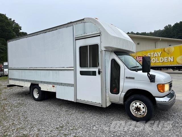 Ford E-350 Busy / Vany