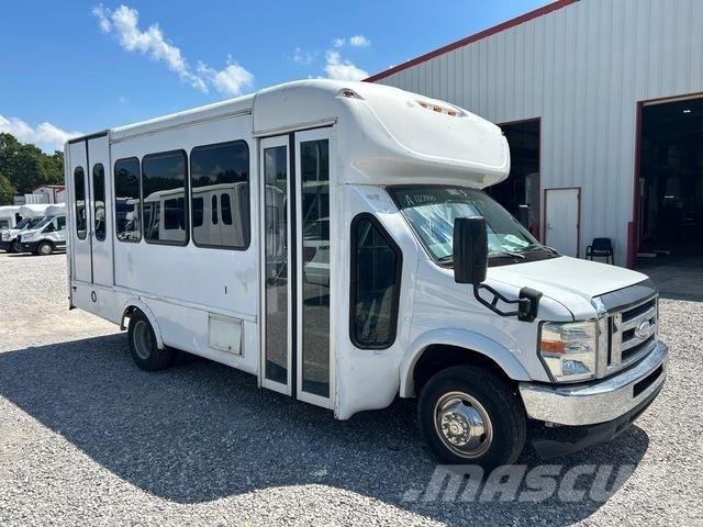 Ford E-350 Minibusy