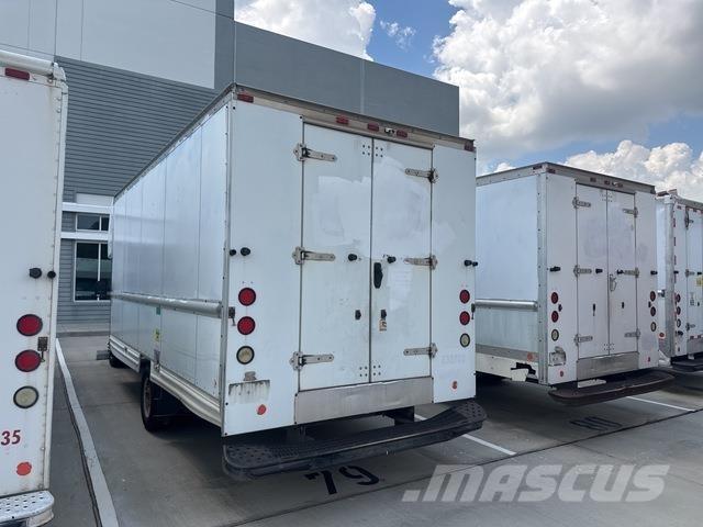 Ford E-350 Samochody dostawcze ze skrzynią zamkniętą