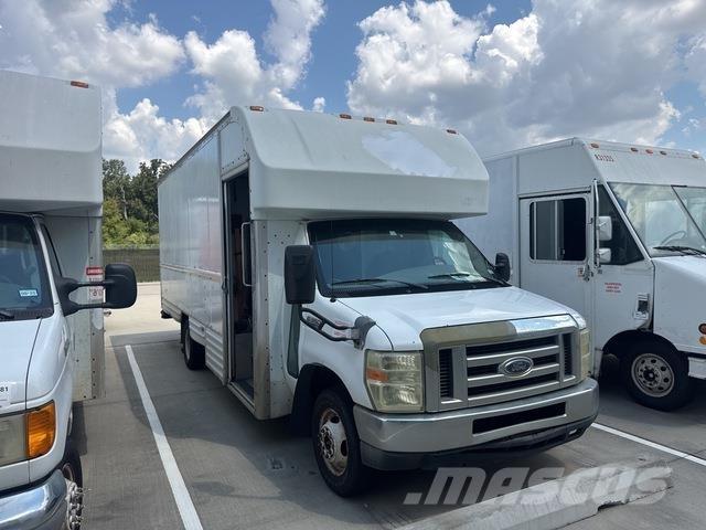 Ford E-350 Samochody dostawcze ze skrzynią zamkniętą