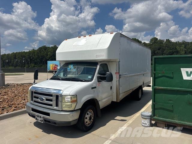 Ford E-350 Busy / Vany