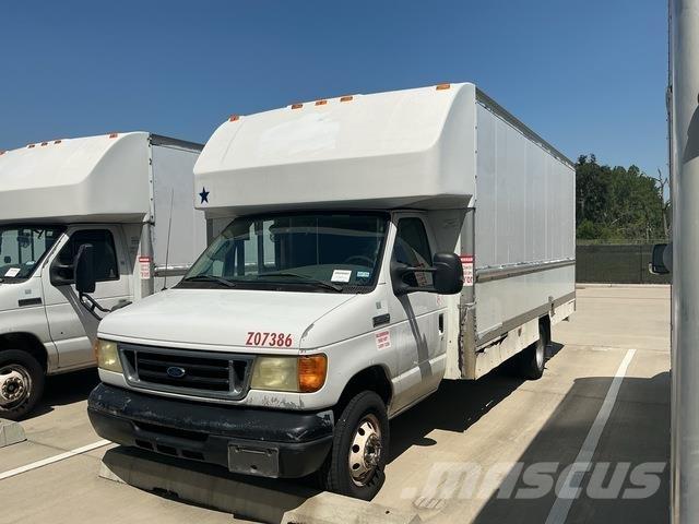 Ford E-350 Samochody dostawcze ze skrzynią zamkniętą