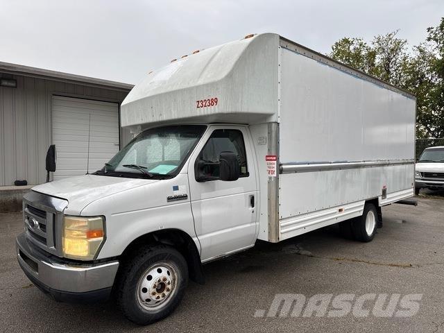 Ford E-350 Busy / Vany