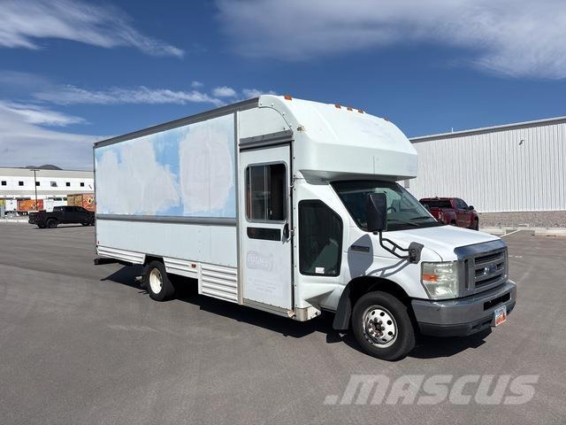 Ford E-350 Samochody dostawcze ze skrzynią zamkniętą