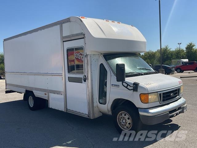 Ford E-350 Samochody ciężarowe ze skrzynią zamkniętą