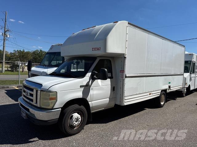Ford E-350 Busy / Vany