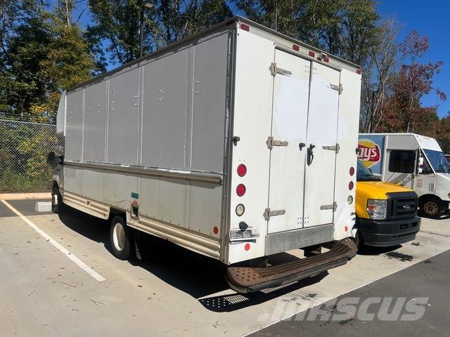 Ford E-350 Busy / Vany