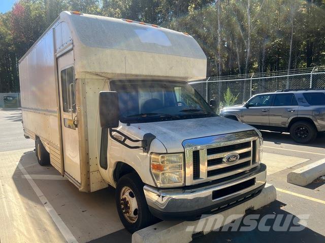 Ford E-350 Busy / Vany