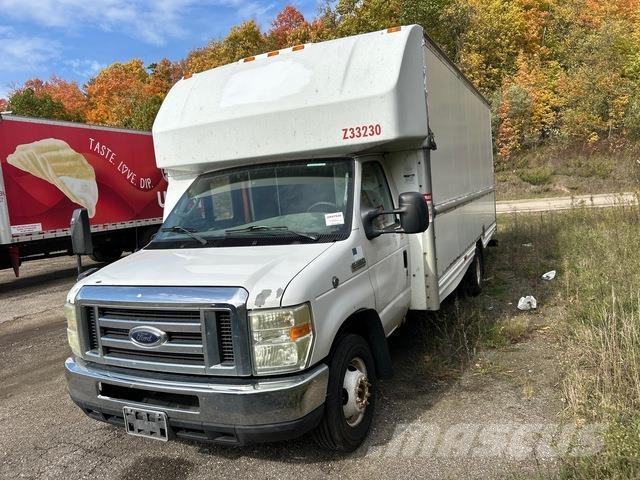 Ford E-350 Busy / Vany