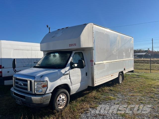 Ford E-350 Busy / Vany