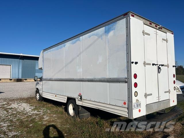 Ford E-350 Busy / Vany