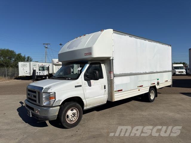Ford E-350 Busy / Vany