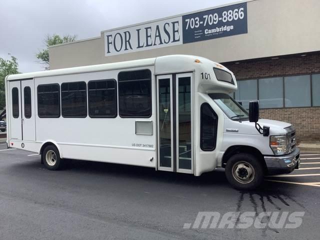 Ford E-450 Minibusy