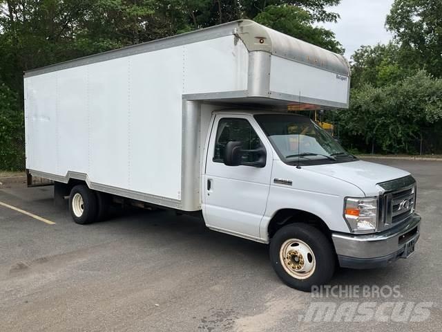 Ford E-450 Samochody ciężarowe ze skrzynią zamkniętą