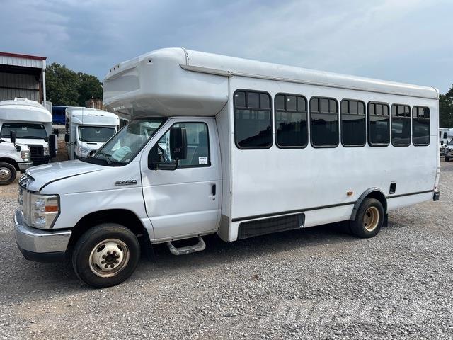 Ford E-450 Minibusy