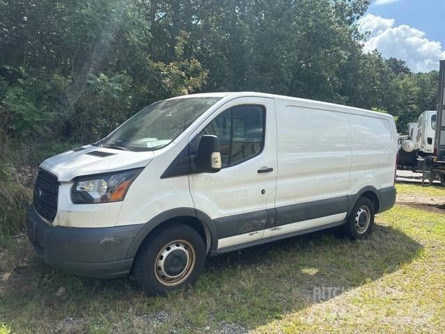 Ford E150 Busy / Vany