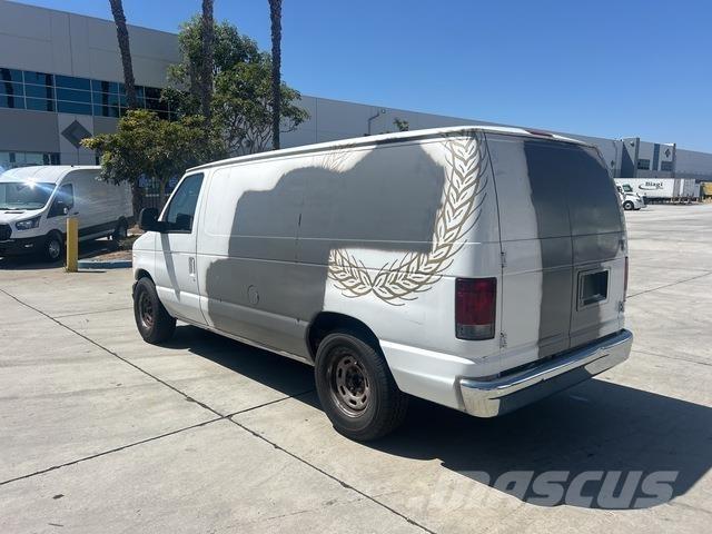 Ford E250 Busy / Vany