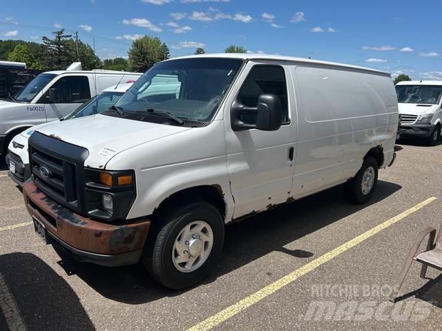 Ford E250 Busy / Vany
