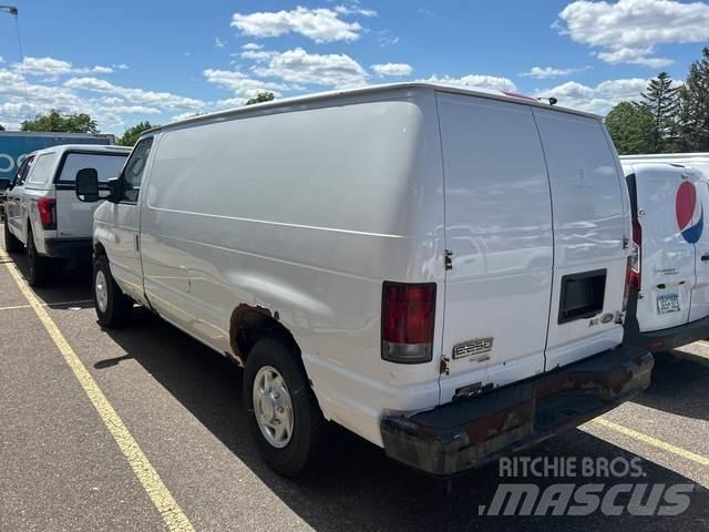 Ford E250 Busy / Vany