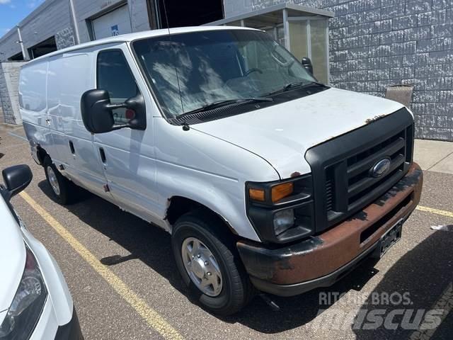 Ford E250 Busy / Vany