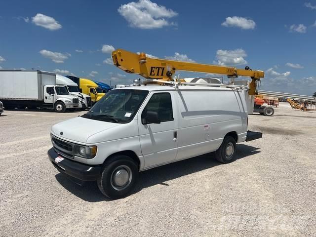Ford E350 Samochody ciężarowe ze skrzynią zamkniętą