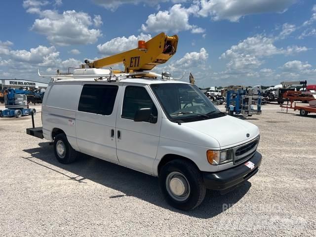 Ford E350 Samochody ciężarowe ze skrzynią zamkniętą