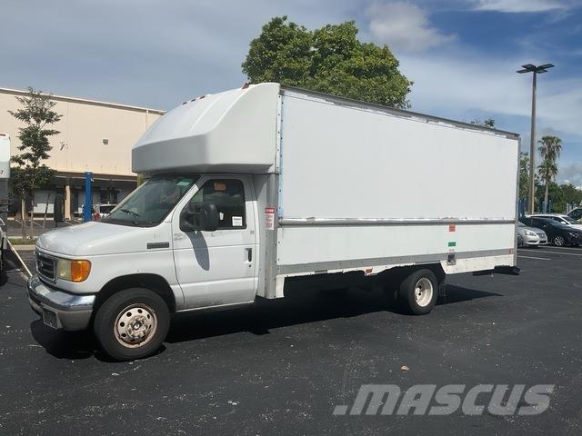 Ford E350 Samochody ciężarowe ze skrzynią zamkniętą