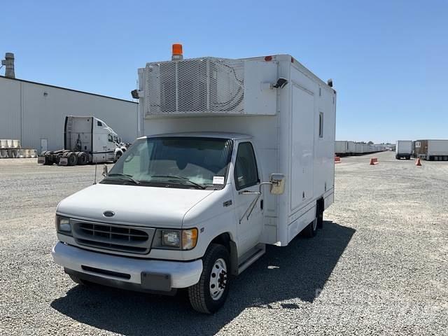 Ford E450 Busy / Vany