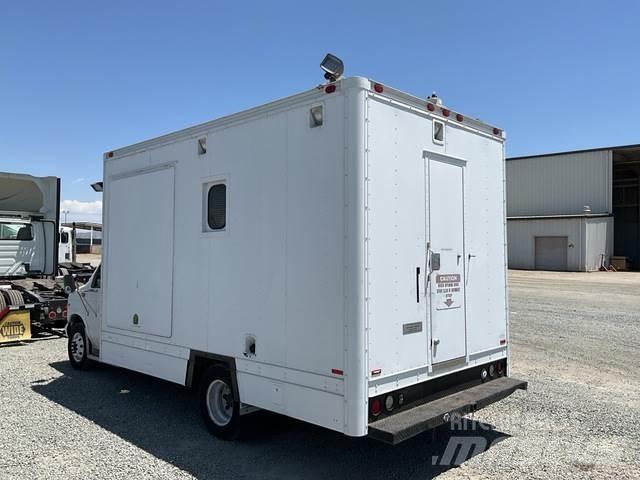Ford E450 Busy / Vany