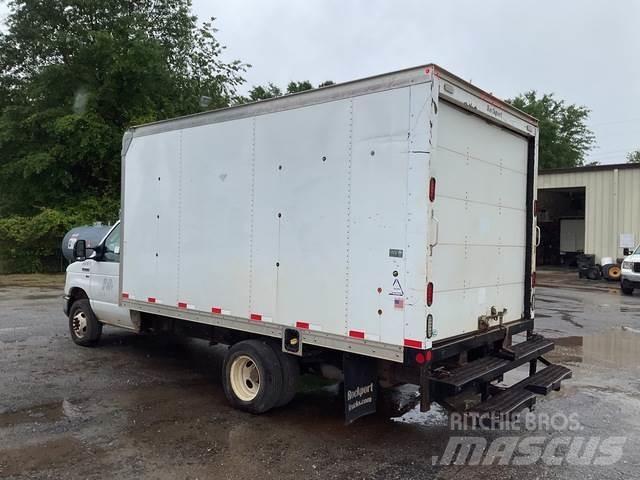 Ford E450 Busy / Vany