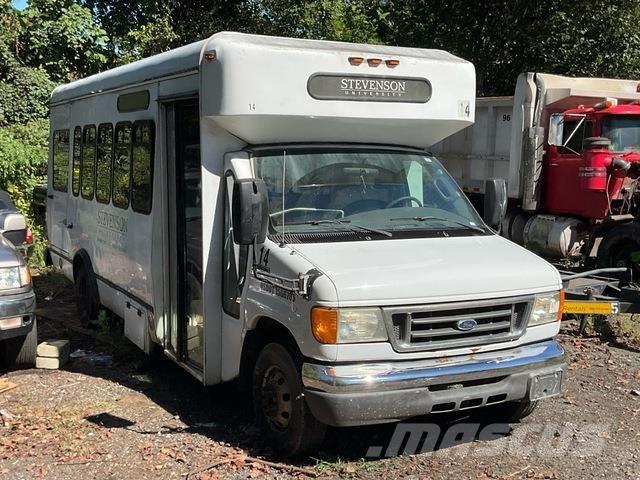 Ford E450 Samochody osobowe