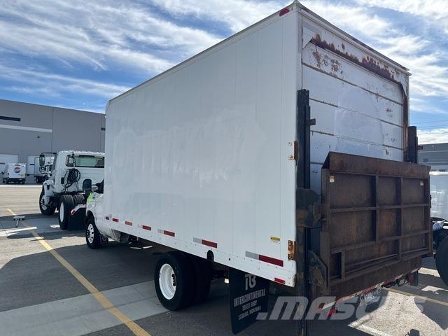 Ford E450 Samochody ciężarowe ze skrzynią zamkniętą