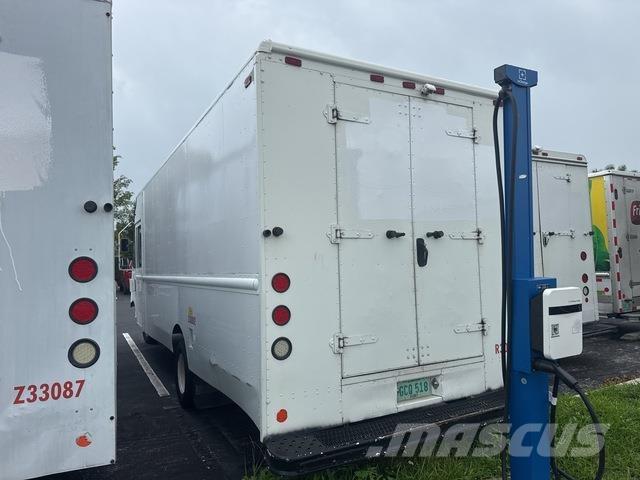 Ford Econoline Samochody dostawcze ze skrzynią zamkniętą