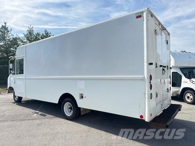 Ford Econoline Samochody dostawcze ze skrzynią zamkniętą