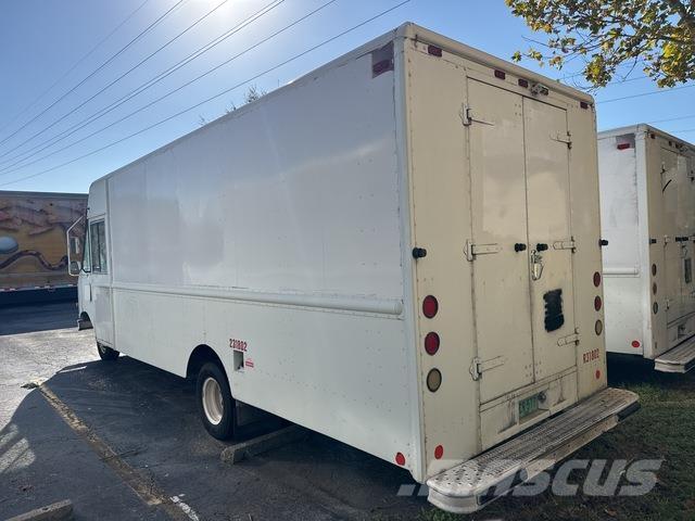 Ford Econoline Samochody dostawcze ze skrzynią zamkniętą